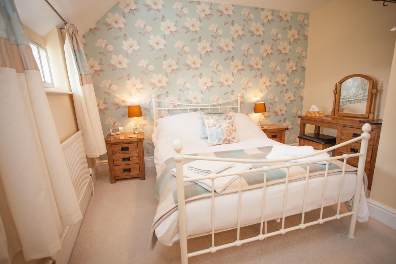 The Seven Stars Inn Pewsey Экстерьер фото